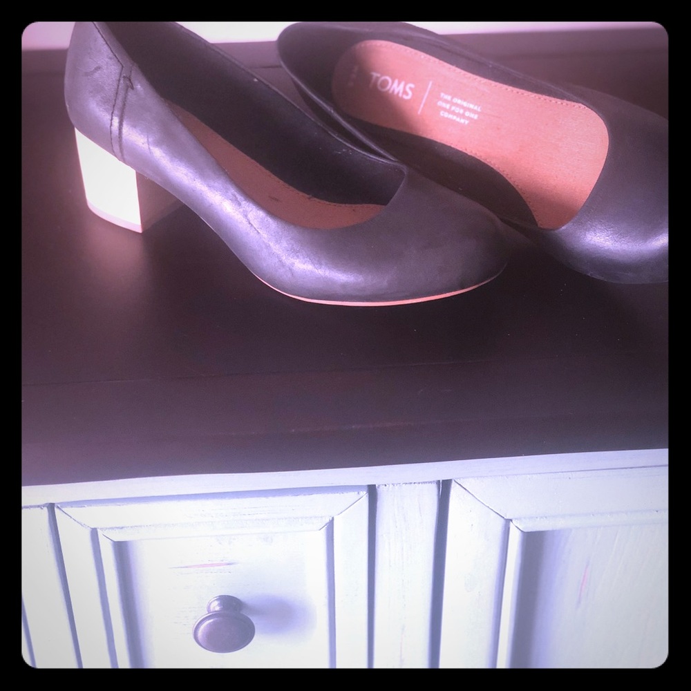 6.5 wide black TOMS with small heel. Adorable!